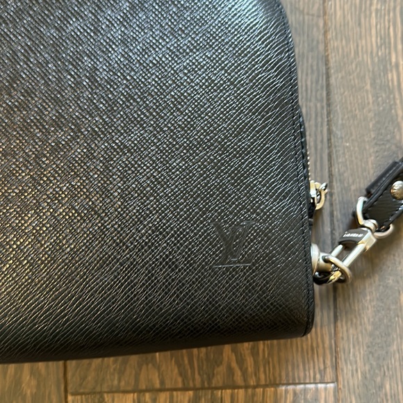 Authentic Louis Vuitton Pochette Baikal - Picture 4 of 10